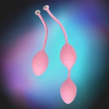 Розкошные вагинальные шарики PILLOW TALK - Frisky Pink с кристаллом, диаметр 3,2 см, вес 49-75г SO2721 фото